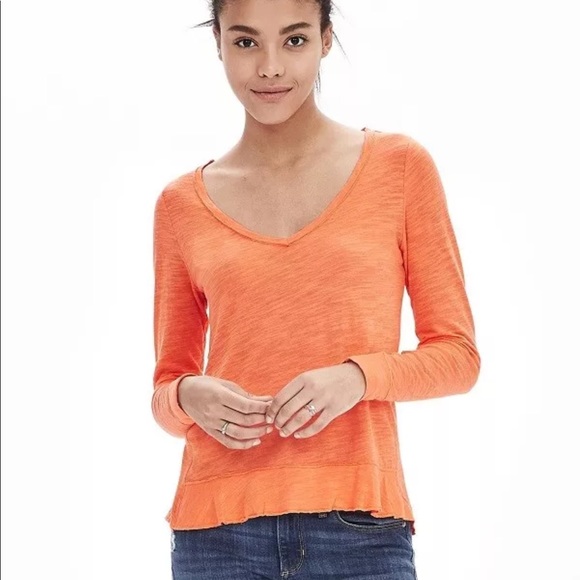Banana Republic Tops - Banana Republic Slubbed Ruffle Hem V-Neck Tee